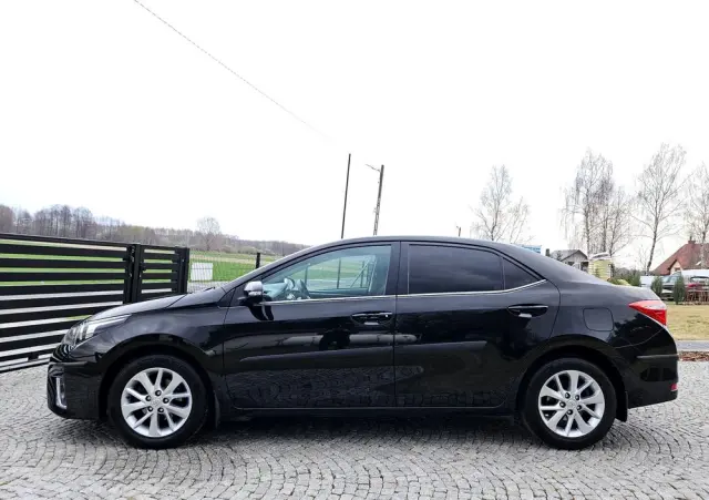 TOYOTA Corolla 1.6 Prestige
