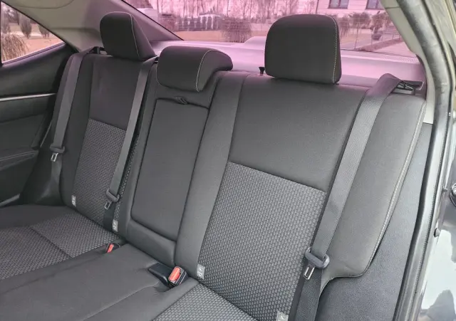 TOYOTA Corolla 1.6 Prestige