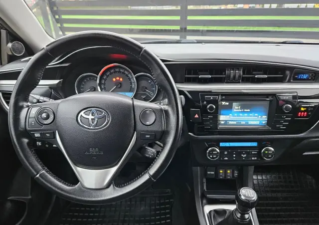 TOYOTA Corolla 1.6 Prestige