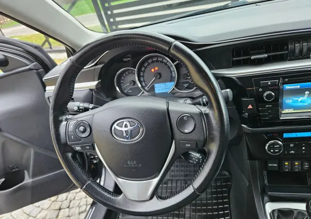 TOYOTA Corolla 1.6 Prestige