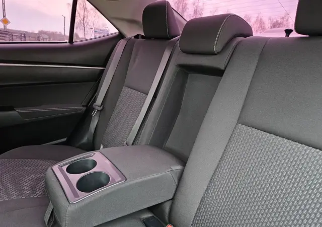 TOYOTA Corolla 1.6 Prestige