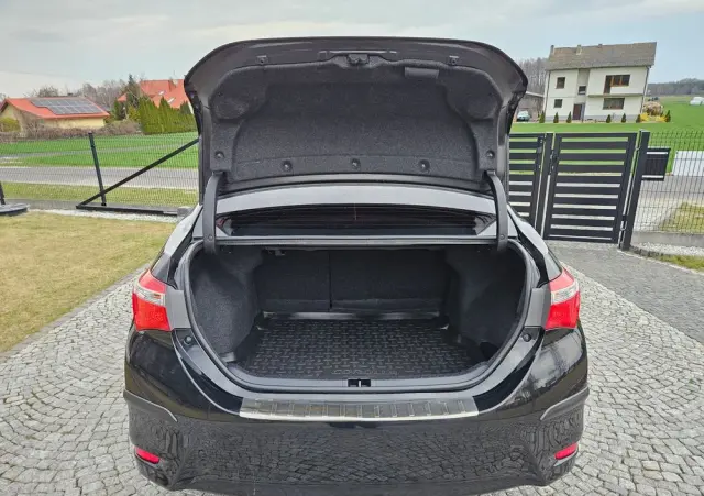 TOYOTA Corolla 1.6 Prestige