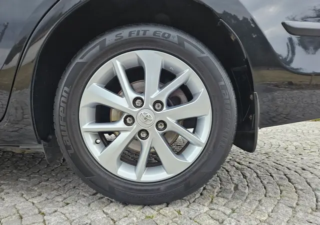 TOYOTA Corolla 1.6 Prestige