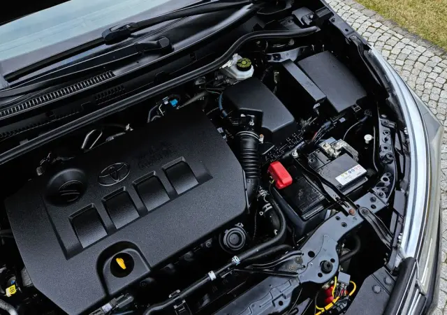 TOYOTA Corolla 1.6 Prestige