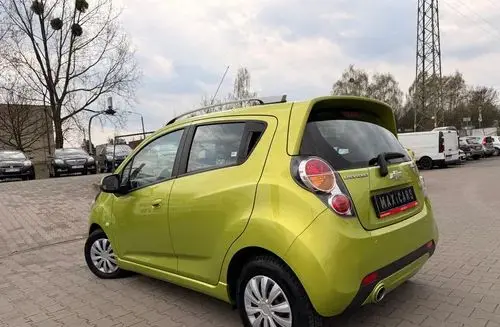 CHEVROLET Spark 