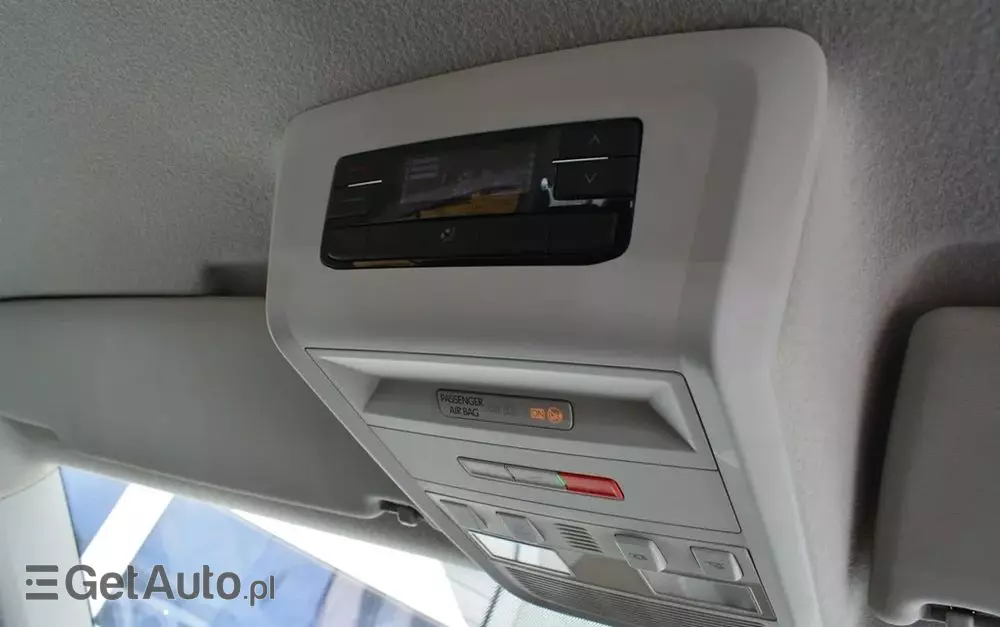 VOLKSWAGEN Transporter Kombi T6.1 TDI L2H1