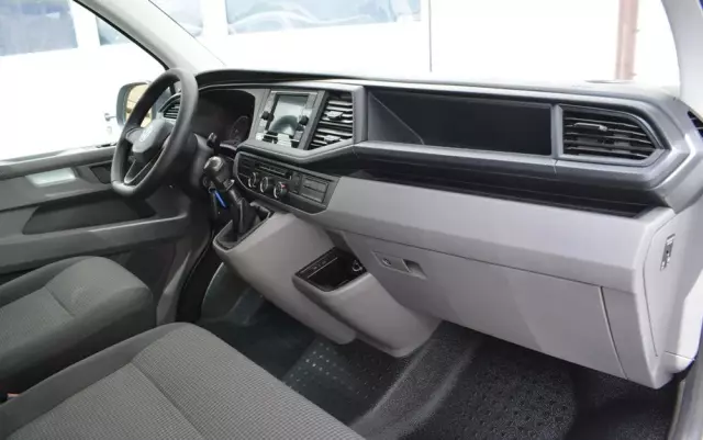 VOLKSWAGEN Transporter Kombi T6.1 TDI L2H1