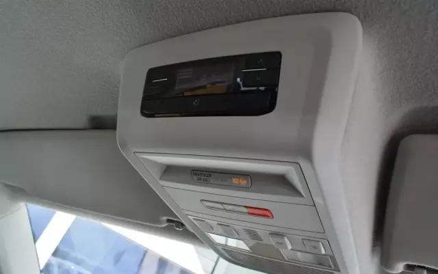 VOLKSWAGEN Transporter Kombi T6.1 TDI L2H1