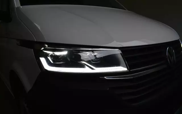 VOLKSWAGEN Transporter Kombi T6.1 TDI L2H1