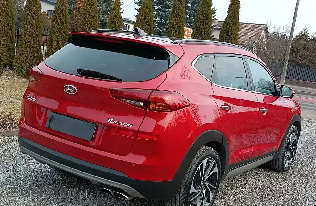 HYUNDAI Tucson 