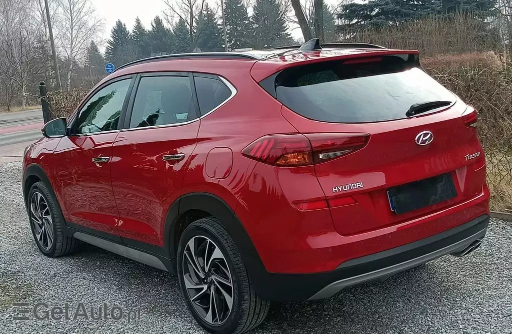 HYUNDAI Tucson 