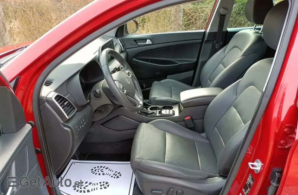 HYUNDAI Tucson 