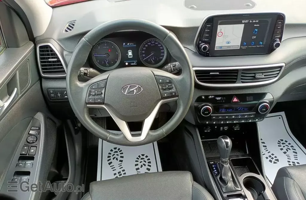 HYUNDAI Tucson 