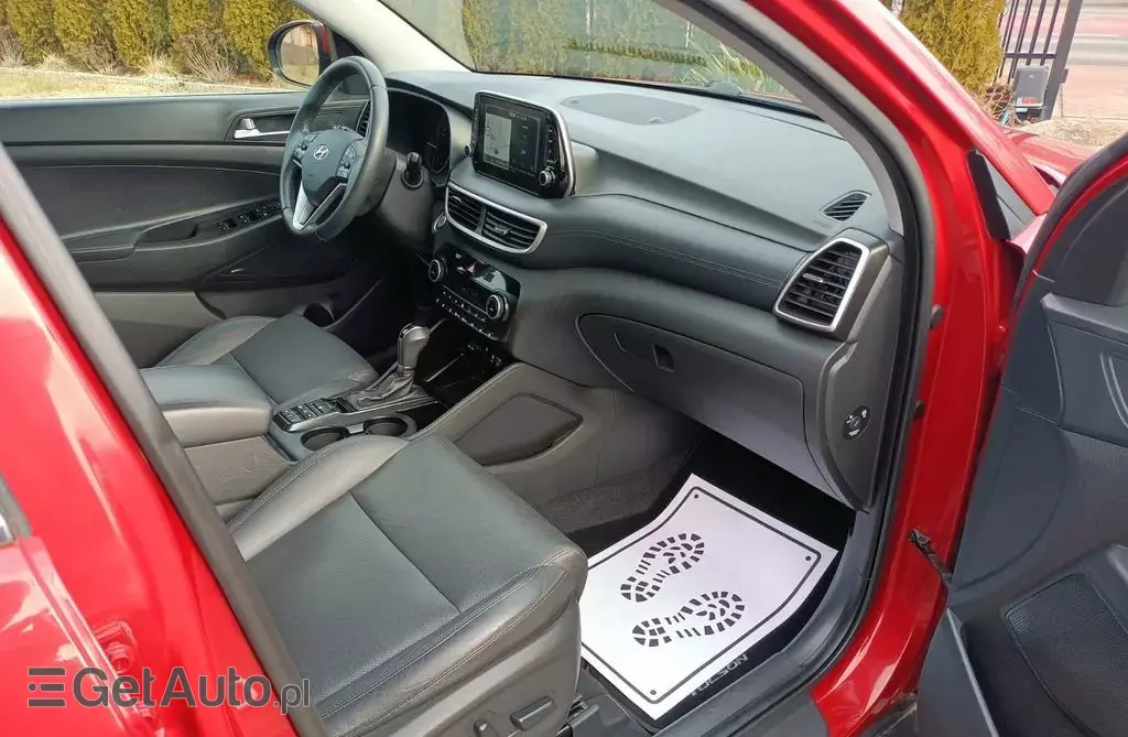 HYUNDAI Tucson 