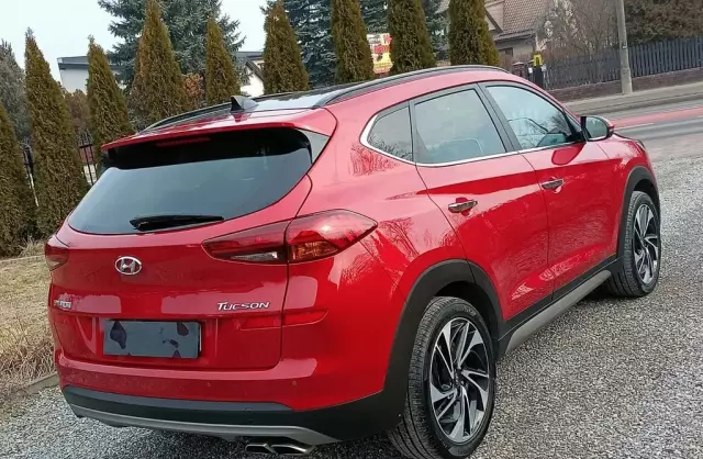HYUNDAI Tucson 
