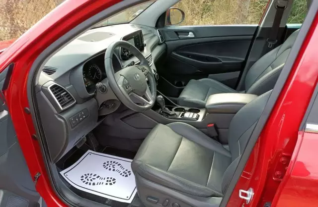 HYUNDAI Tucson 