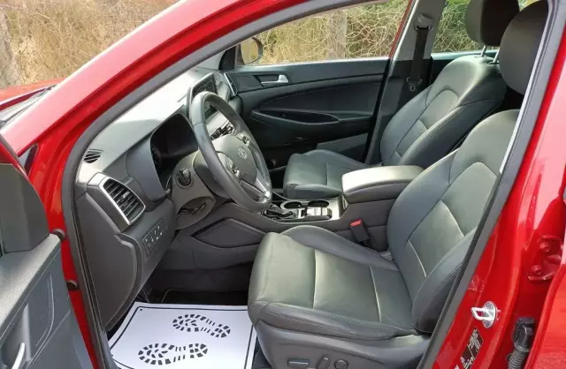 HYUNDAI Tucson 