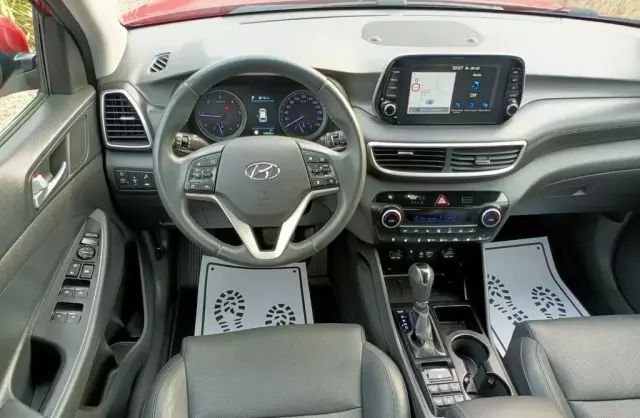 HYUNDAI Tucson 