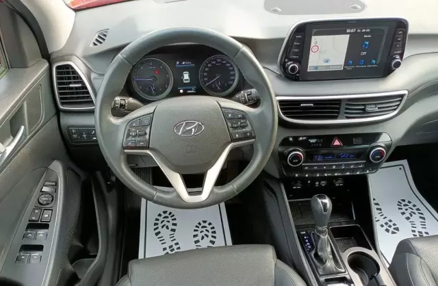 HYUNDAI Tucson 