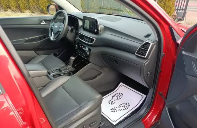 HYUNDAI Tucson 
