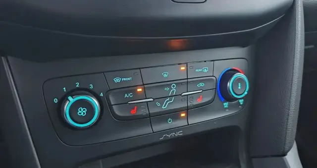 FORD Focus 1.6 EcoBoost Gold X (Trend)