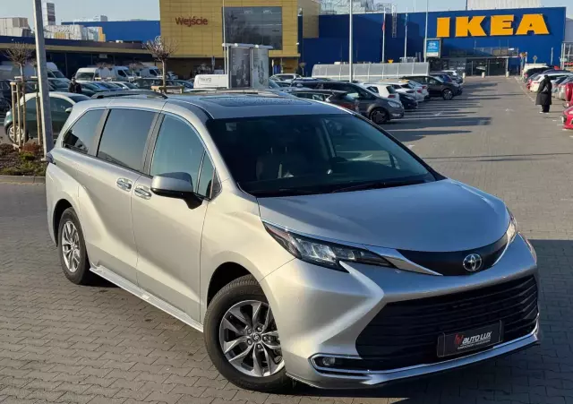 TOYOTA Sienna 