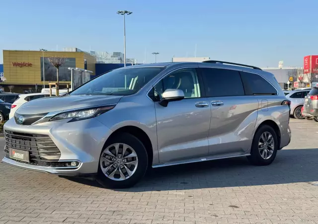 TOYOTA Sienna 