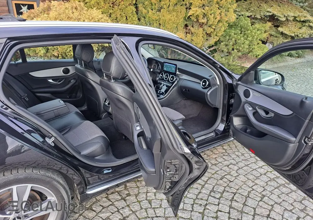 MERCEDES-BENZ Klasa C 220 d 9G-TRONIC Avantgarde
