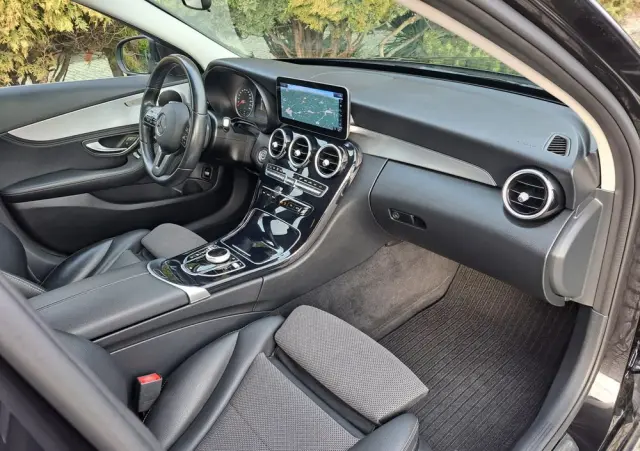 MERCEDES-BENZ Klasa C 220 d 9G-TRONIC Avantgarde
