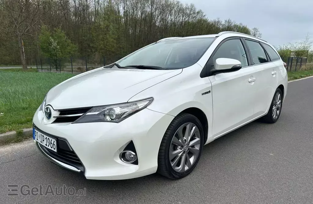 TOYOTA Auris 