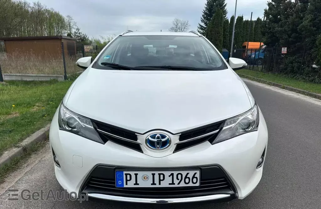 TOYOTA Auris 