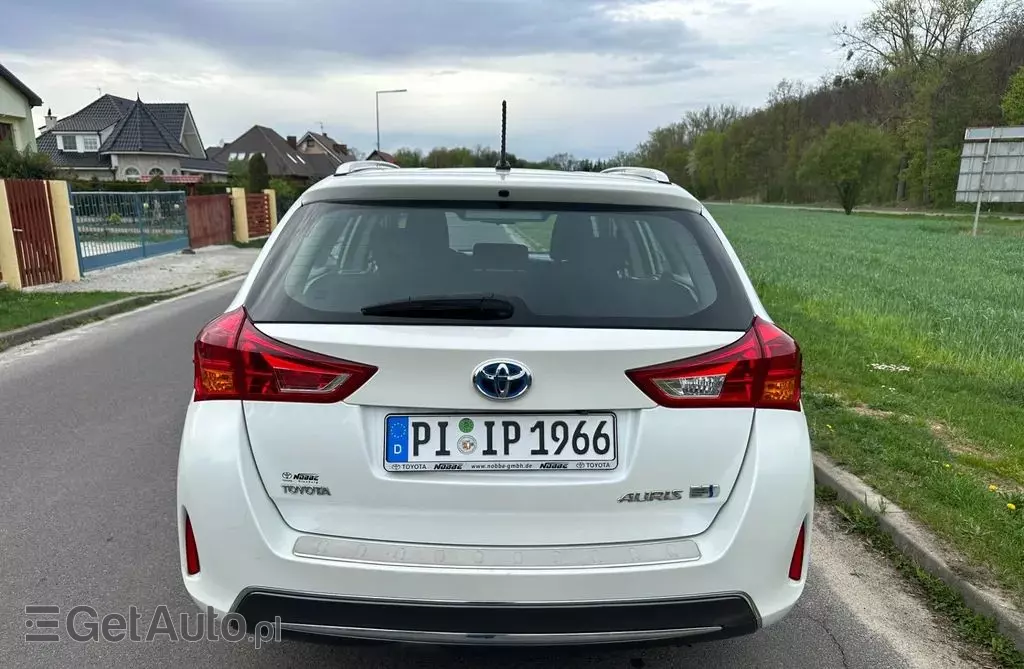 TOYOTA Auris 
