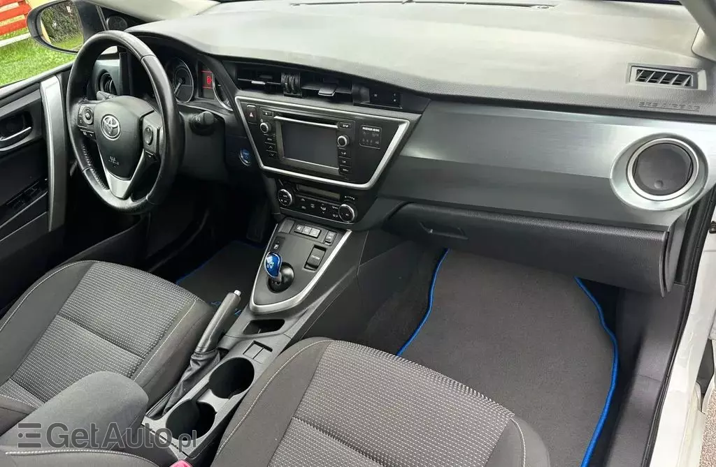 TOYOTA Auris 
