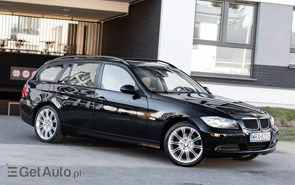 BMW Seria 3 320i Touring