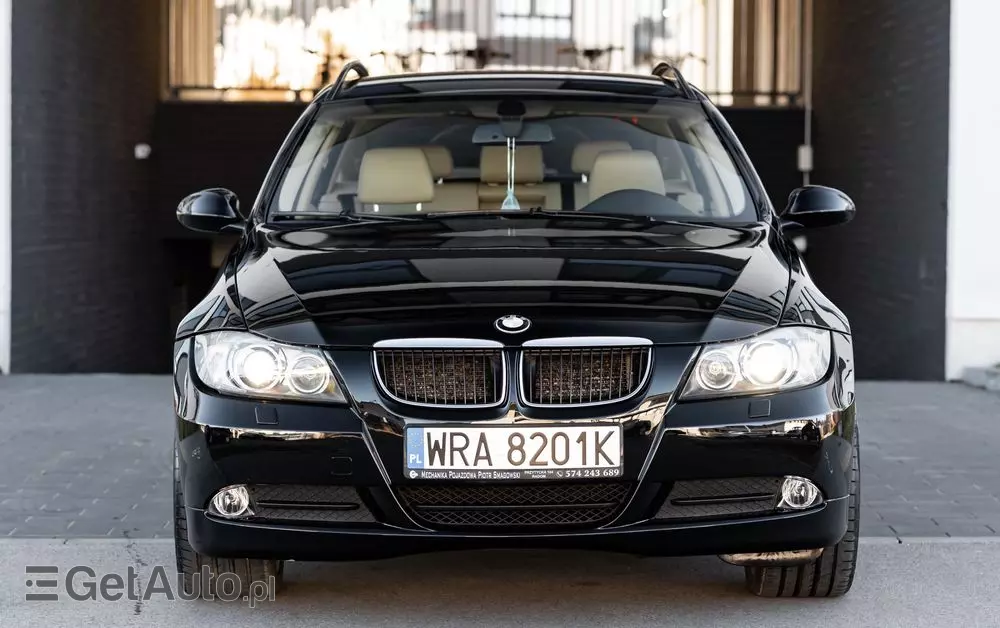 BMW Seria 3 320i Touring