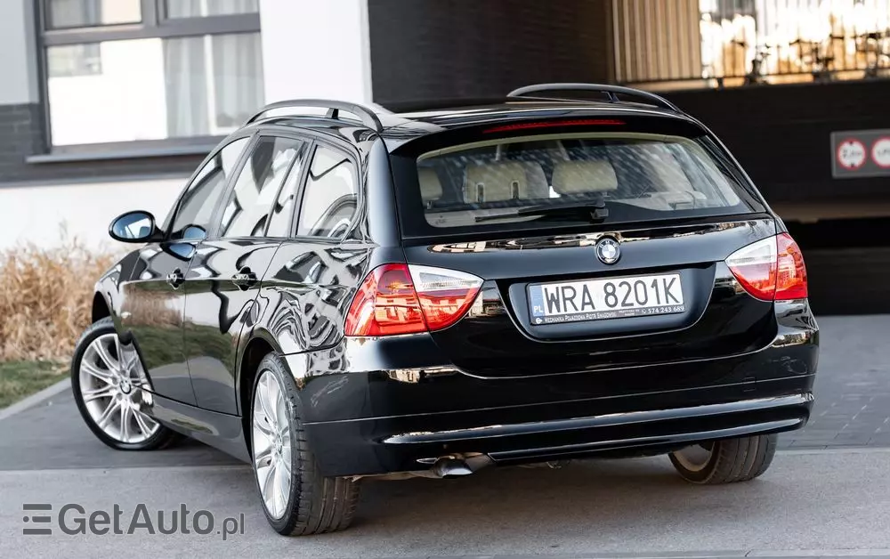 BMW Seria 3 320i Touring