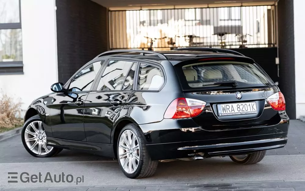 BMW Seria 3 320i Touring