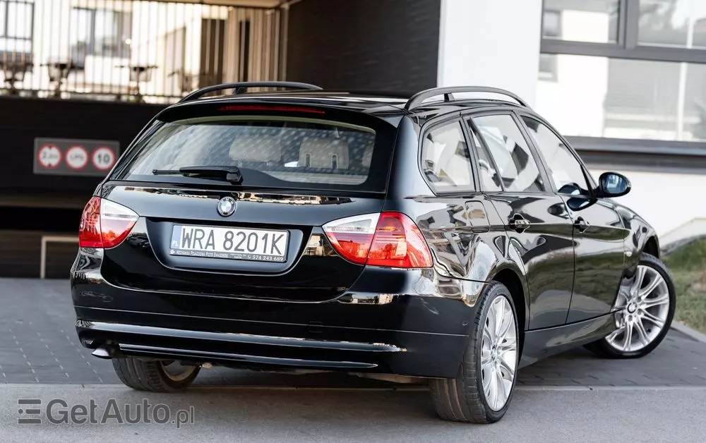 BMW Seria 3 320i Touring