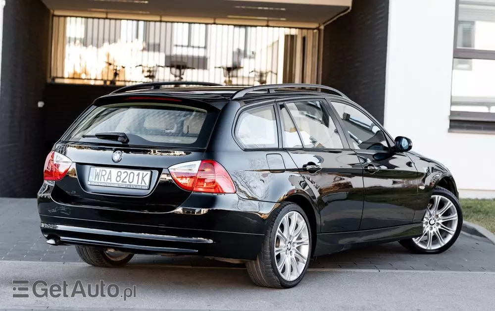 BMW Seria 3 320i Touring