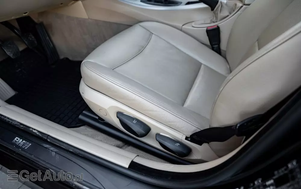 BMW Seria 3 320i Touring