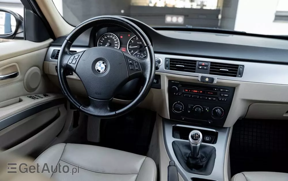 BMW Seria 3 320i Touring