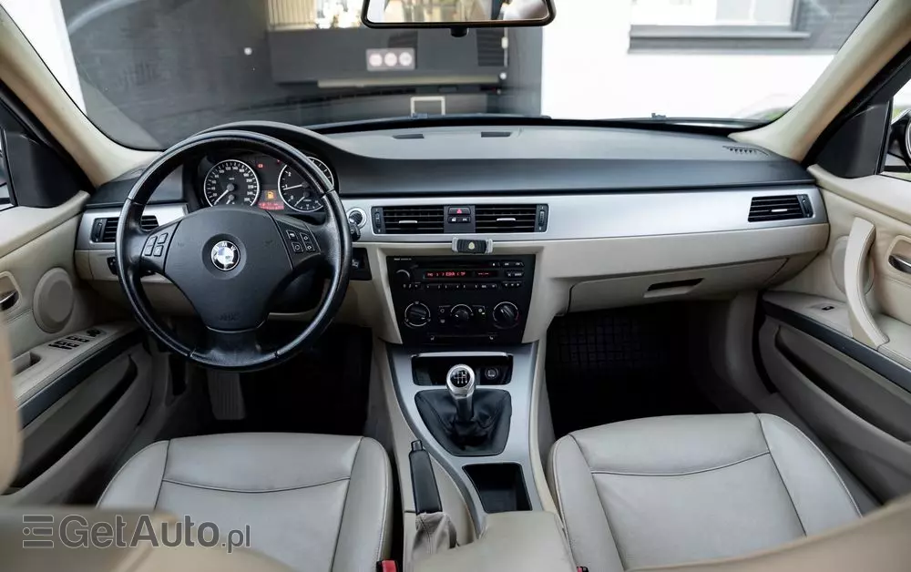 BMW Seria 3 320i Touring