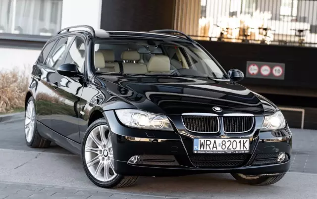 BMW Seria 3 320i Touring