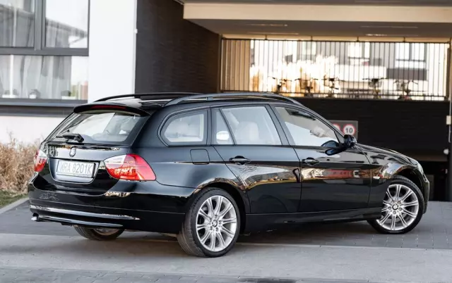 BMW Seria 3 320i Touring