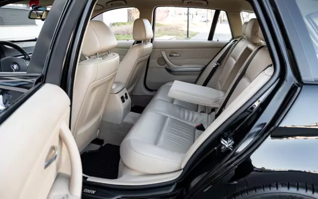 BMW Seria 3 320i Touring