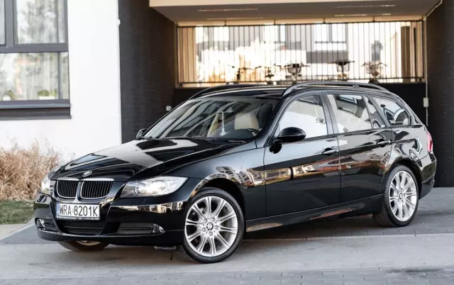 BMW Seria 3 320i Touring