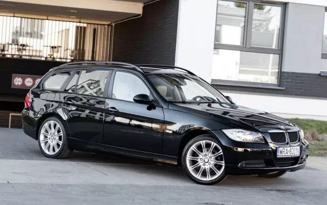 BMW Seria 3 320i Touring