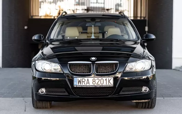 BMW Seria 3 320i Touring