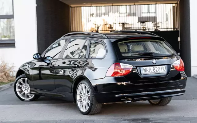BMW Seria 3 320i Touring