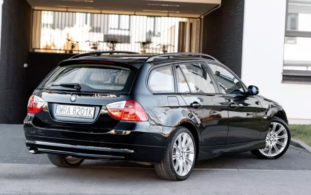 BMW Seria 3 320i Touring